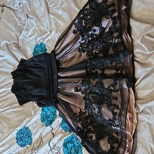 SLNY V-neck Black and Pink Sleeveless Party dress